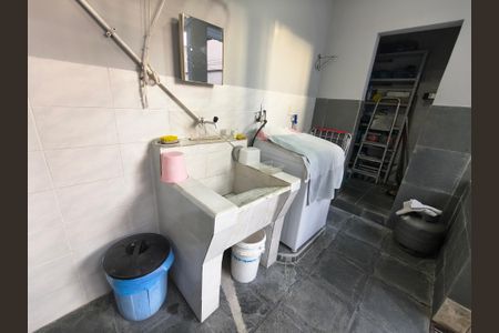 Casa de condomínio à venda com 64m², 4 quartos e 1 vagaÁrea de Serviço
