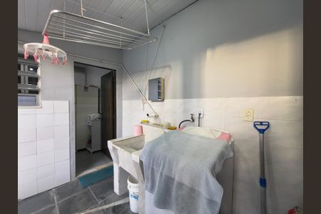 Casa de condomínio à venda com 64m², 4 quartos e 1 vagaÁrea de Serviço