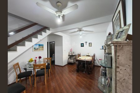 Casa de condomínio à venda com 64m², 4 quartos e 1 vagaSala