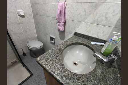 Casa de condomínio à venda com 64m², 4 quartos e 1 vagaBanheiro Social
