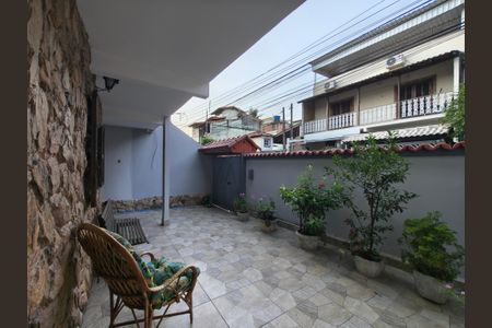 Casa de condomínio à venda com 64m², 4 quartos e 1 vagaGaragem - Quintal