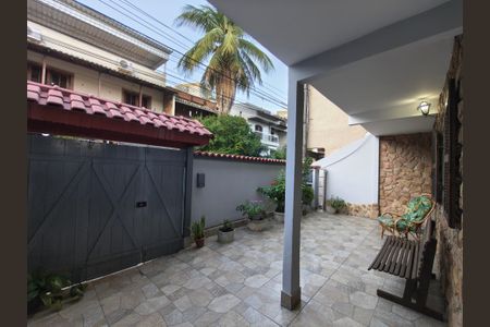 Casa de condomínio à venda com 64m², 4 quartos e 1 vagaGaragem - Quintal