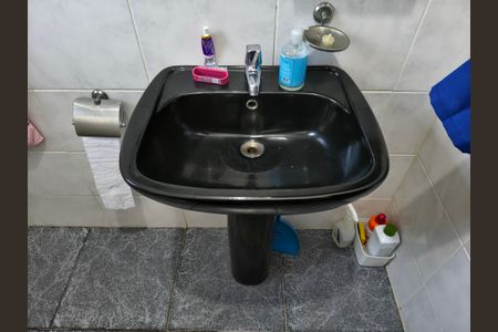 Casa de condomínio à venda com 64m², 4 quartos e 1 vagaBanheiro 3 Suite