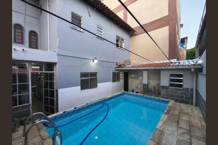 Casa de condomínio à venda com 64m², 4 quartos e 1 vagaPiscina
