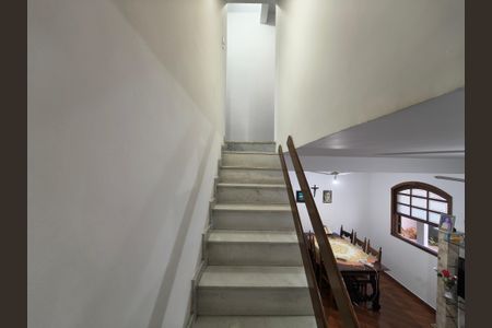 Casa de condomínio à venda com 64m², 4 quartos e 1 vagaEscada Andar Superior