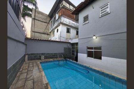 Casa de condomínio à venda com 64m², 4 quartos e 1 vagaPiscina