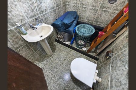 Casa de condomínio à venda com 64m², 4 quartos e 1 vagaBanheiro Andar Superior
