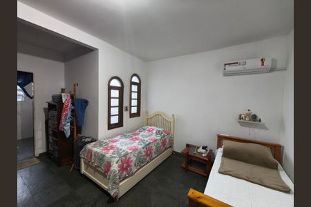 Casa de condomínio à venda com 64m², 4 quartos e 1 vagaQuarto 3 Suite