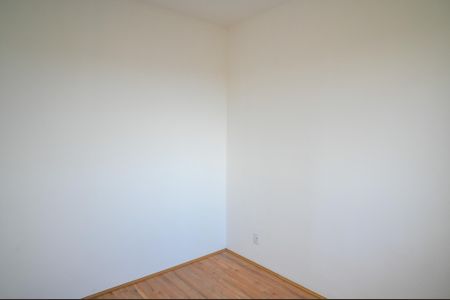 Quarto 2 de apartamento para alugar com 2 quartos, 32m² em Parque Fongaro, São Paulo