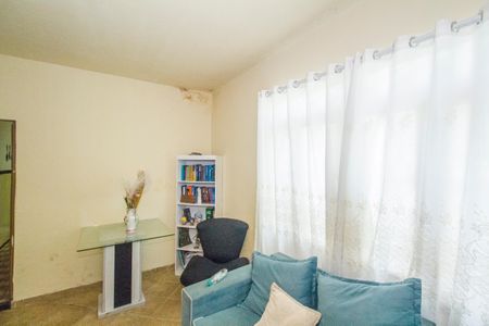 Sala de casa para alugar com 2 quartos, 140m² em Realengo, Rio de Janeiro