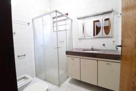 Casa para alugar com 180m², 3 quartos e 2 vagasBanheiro do Quarto 3