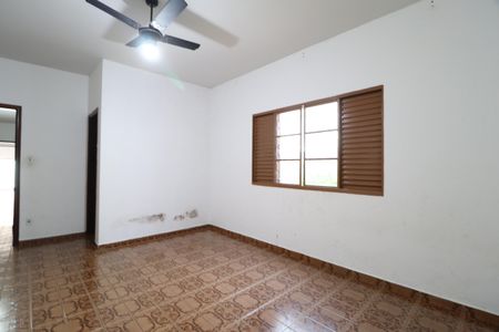 Casa para alugar com 180m², 3 quartos e 2 vagasQuarto 3 - Suíte