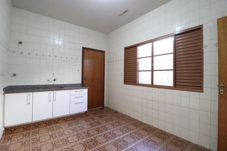 Casa para alugar com 180m², 3 quartos e 2 vagasCozinha