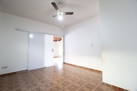 Sala de casa para alugar com 3 quartos, 180m² em Osvaldo Rezende, Uberlândia