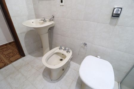 Casa para alugar com 180m², 3 quartos e 2 vagasBanheiro Social