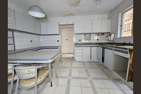 Apartamento à venda com 190m², 5 quartos e 2 vagasCozinha