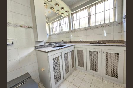 Apartamento à venda com 190m², 5 quartos e 2 vagasBanheiro da Suíte 2