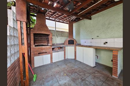 Apartamento à venda com 190m², 5 quartos e 2 vagasChurrasqueira