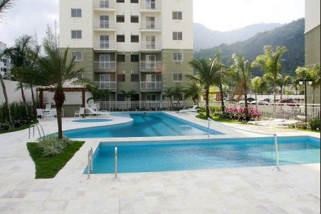 Apartamento à venda com 60m², 2 quartos e 2 vagasÁrea externa