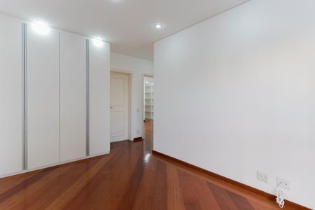 Apartamento à venda com 480m², 4 quartos e 4 vagasSuíte 3