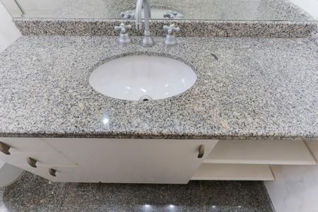 Apartamento à venda com 480m², 4 quartos e 4 vagasBanheiro da suíte 3