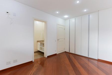 Apartamento à venda com 480m², 4 quartos e 4 vagasSuíte 4
