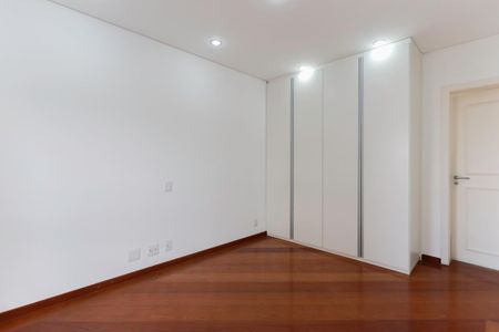 Apartamento à venda com 480m², 4 quartos e 4 vagasSuíte 3