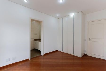 Apartamento à venda com 480m², 4 quartos e 4 vagasSuíte 2