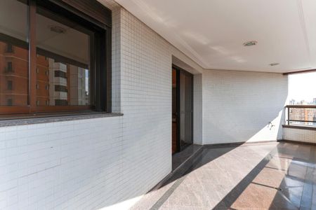 Apartamento à venda com 480m², 4 quartos e 4 vagasVaranda da sala de estar