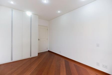 Apartamento à venda com 480m², 4 quartos e 4 vagasSuíte 2