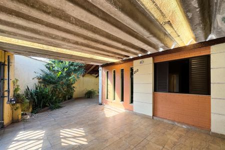 Casa para alugar com 153m², 3 quartos e 3 vagas Casa para alugar com 153m², 3 quartos e 3 vagasGaragem