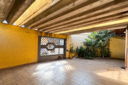 Casa para alugar com 153m², 3 quartos e 3 vagas Casa para alugar com 153m², 3 quartos e 3 vagasGaragem