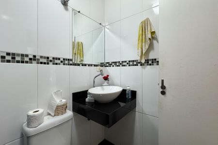 Casa para alugar com 153m², 3 quartos e 3 vagas Casa para alugar com 153m², 3 quartos e 3 vagasBanheiro Social