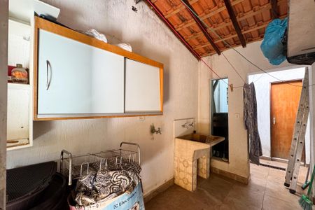 Casa para alugar com 153m², 3 quartos e 3 vagas Casa para alugar com 153m², 3 quartos e 3 vagasÁrea de Serviço