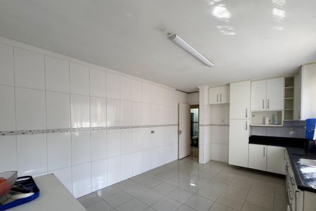 Casa para alugar com 153m², 3 quartos e 3 vagas Casa para alugar com 153m², 3 quartos e 3 vagasCozinha