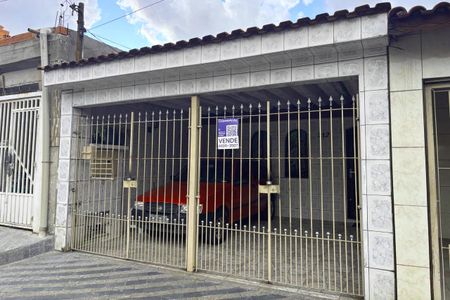 Casa à venda com 125m², 3 quartos e 2 vagasFachada