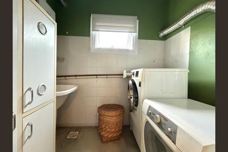 Casa para alugar com 450m², 4 quartos e 1 vagaÁrea de Serviço