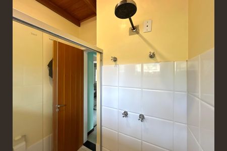 Casa para alugar com 450m², 4 quartos e 1 vagaBanheiro 