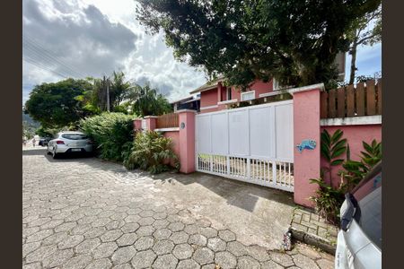 Casa para alugar com 450m², 4 quartos e 1 vagaFachada