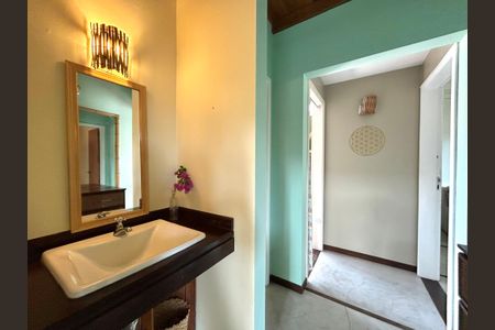 Casa para alugar com 450m², 4 quartos e 1 vagaBanheiro 