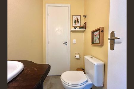 Casa para alugar com 450m², 4 quartos e 1 vagaLavabo 