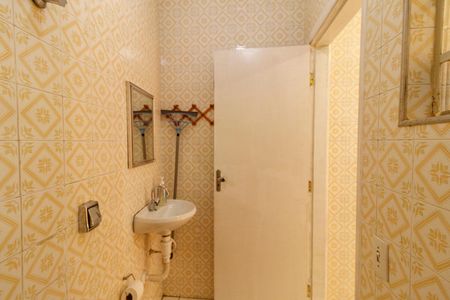 Casa à venda com 182m², 3 quartos e 4 vagasBanheiro 2