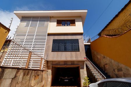 Casa à venda com 182m², 3 quartos e 4 vagasFachada