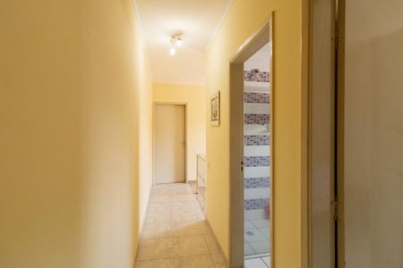 Casa à venda com 182m², 3 quartos e 4 vagasCorredor dos quartos