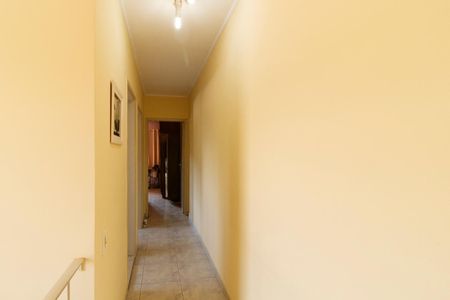 Casa à venda com 182m², 3 quartos e 4 vagasCorredor dos quartos