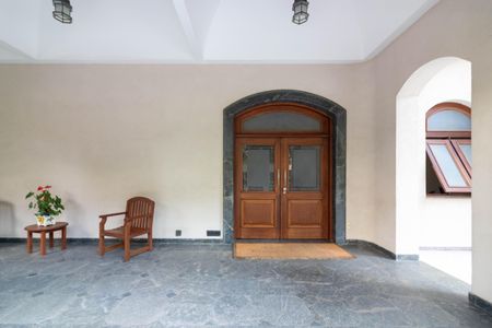 Apartamento para alugar com 252m², 3 quartos e 4 vagas Apartamento para alugar com 252m², 3 quartos e 4 vagasEntrada