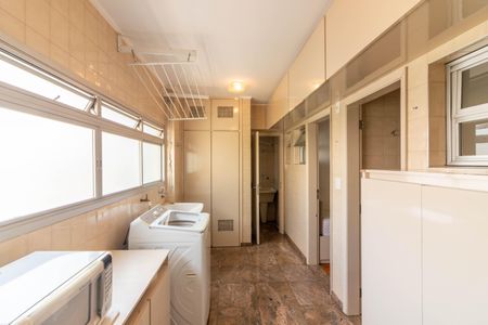 Apartamento para alugar com 252m², 3 quartos e 4 vagas Apartamento para alugar com 252m², 3 quartos e 4 vagasÁrea de Serviço