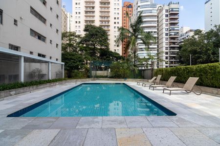 Apartamento para alugar com 252m², 3 quartos e 4 vagas Apartamento para alugar com 252m², 3 quartos e 4 vagasÁrea comum - Piscina