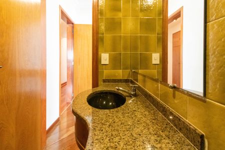 Apartamento para alugar com 252m², 3 quartos e 4 vagas Apartamento para alugar com 252m², 3 quartos e 4 vagasLavabo
