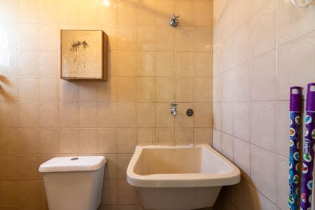 Apartamento para alugar com 252m², 3 quartos e 4 vagas Apartamento para alugar com 252m², 3 quartos e 4 vagasBanheiro de serviço